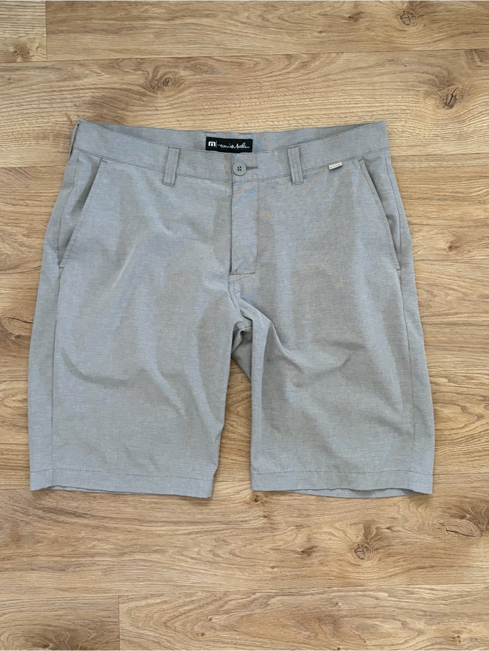 Travis Mathew Golf Light Gray Flat-Front Performance Shorts Men’s 34 Waist